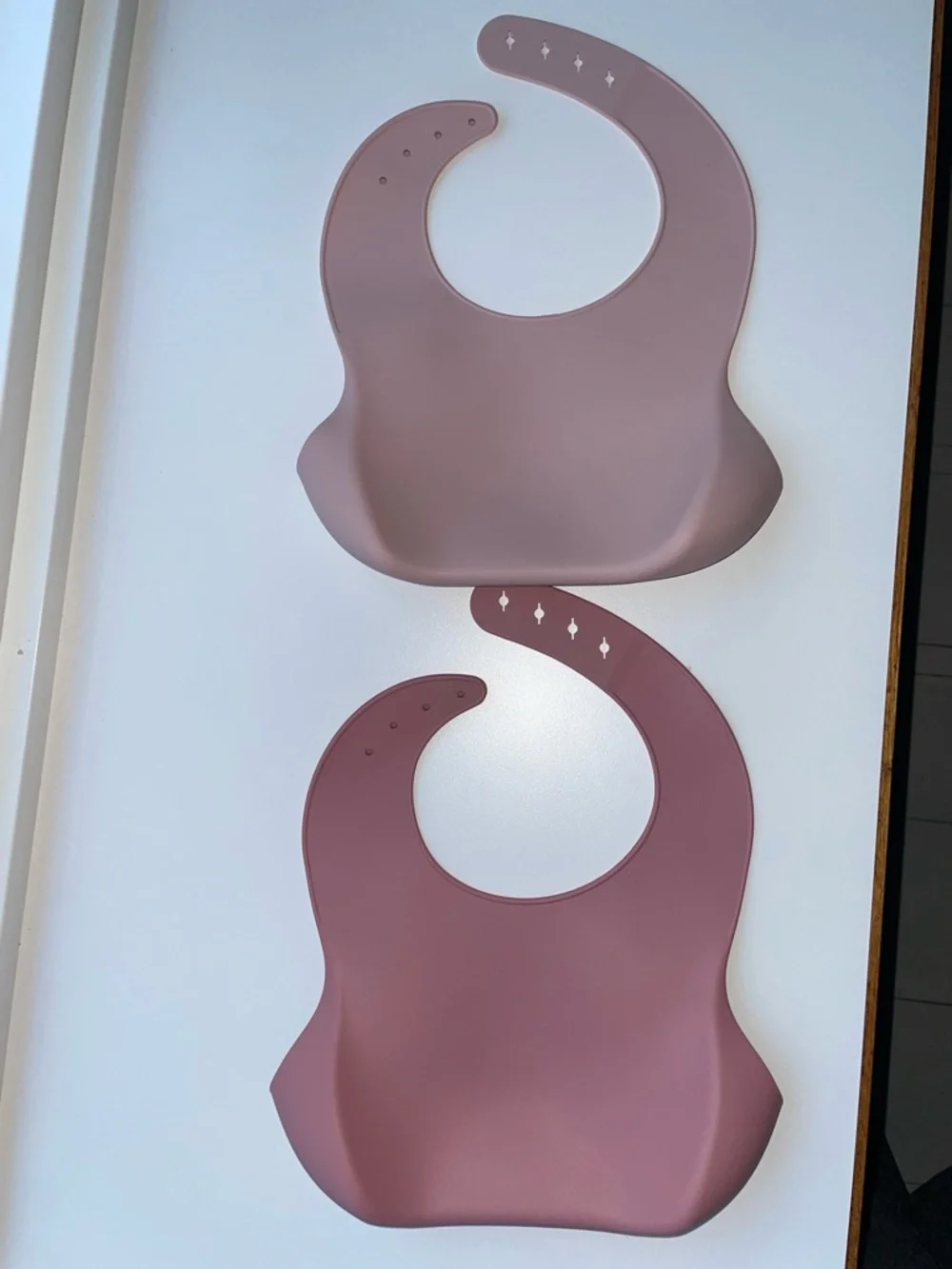 Silicone Baby Bibs Set of 2 Rose & Mauve Food Catching Pocket Adj 4 Snap Close